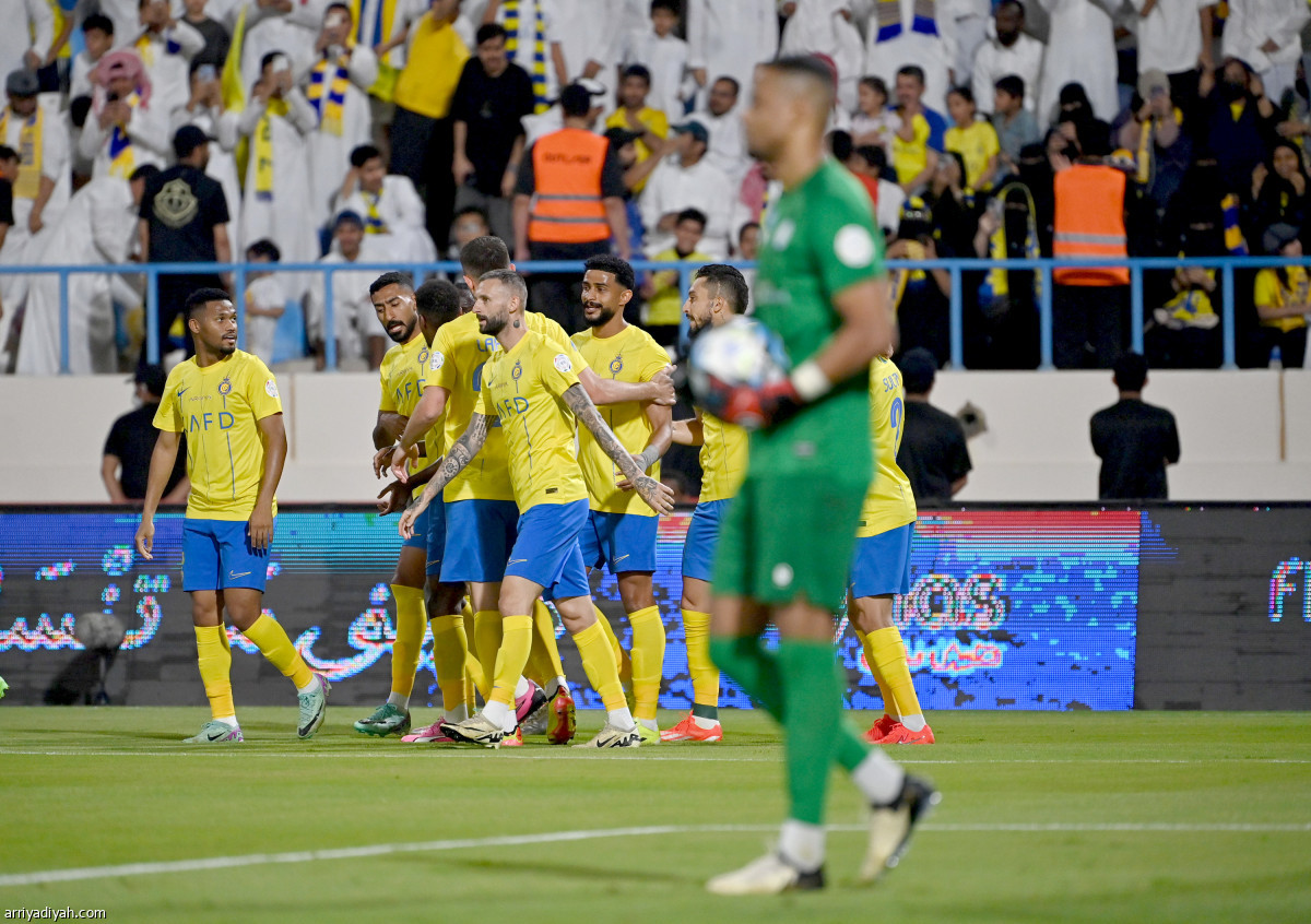 النصر يتفادى التعثر